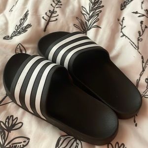 Woman’s 6.5 adidas slides
